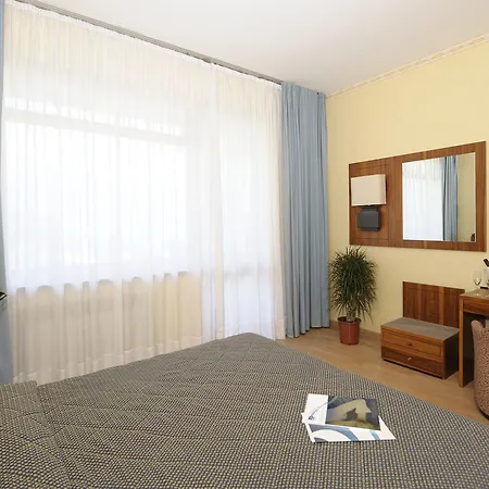 Park Casimiro Hotel 4*